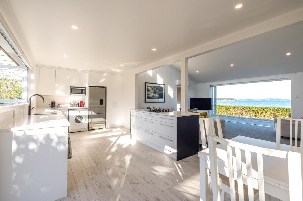 Driftwood Beach House With Spa Pool - Absolute Beachfront! Blackpool Bagian luar foto