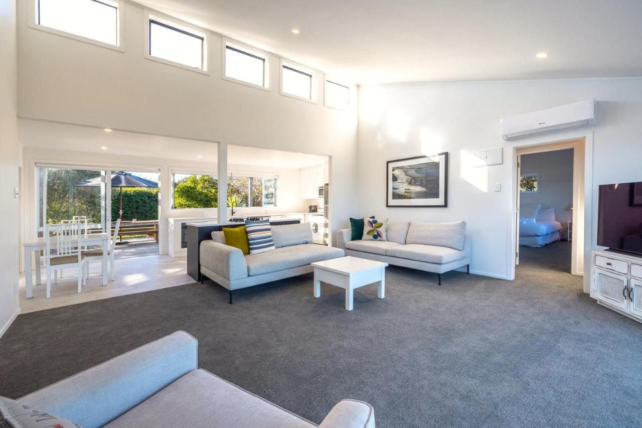 Driftwood Beach House With Spa Pool - Absolute Beachfront! Blackpool Bagian luar foto