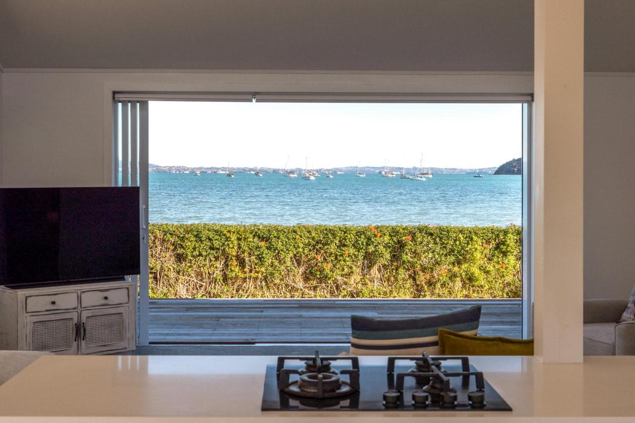 Driftwood Beach House With Spa Pool - Absolute Beachfront! Blackpool Bagian luar foto